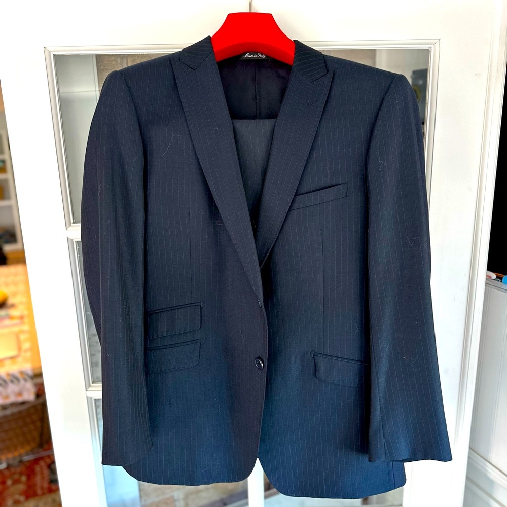 Giorgio Valentini Navy Pinstripe Suit (42R, 36 Waist)